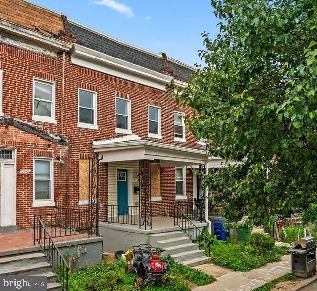 property at 3914 Ridgewood Ave