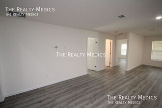 182 Hillock Ave NW in Palm Bay, FL - Building Photo - Building Photo