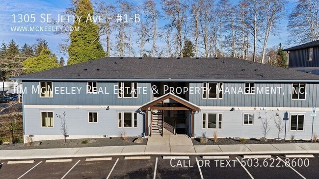 1305 SE Jetty Ave in Warrenton, OR - Building Photo - Building Photo
