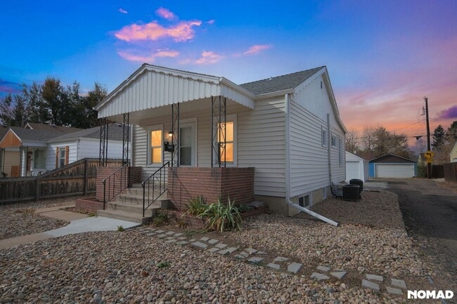 4325 S Cherokee St in Englewood, CO - Foto de edificio - Building Photo