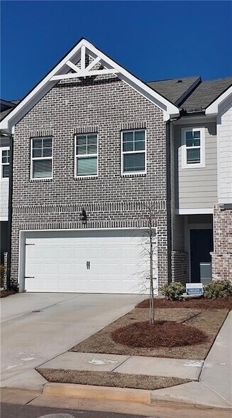 549 Tuskegee St in Mcdonough, GA - Building Photo