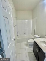 42727 Toulouse Terrace in Ashburn, VA - Building Photo