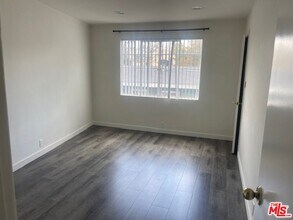 1845-1845 1/2 S Beverly Glen Blvd in Los Angeles, CA - Building Photo - Building Photo