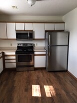 3104 Ross Ct, Unit 3104 Ross Court #1 in Dodge City, KS - Building Photo
