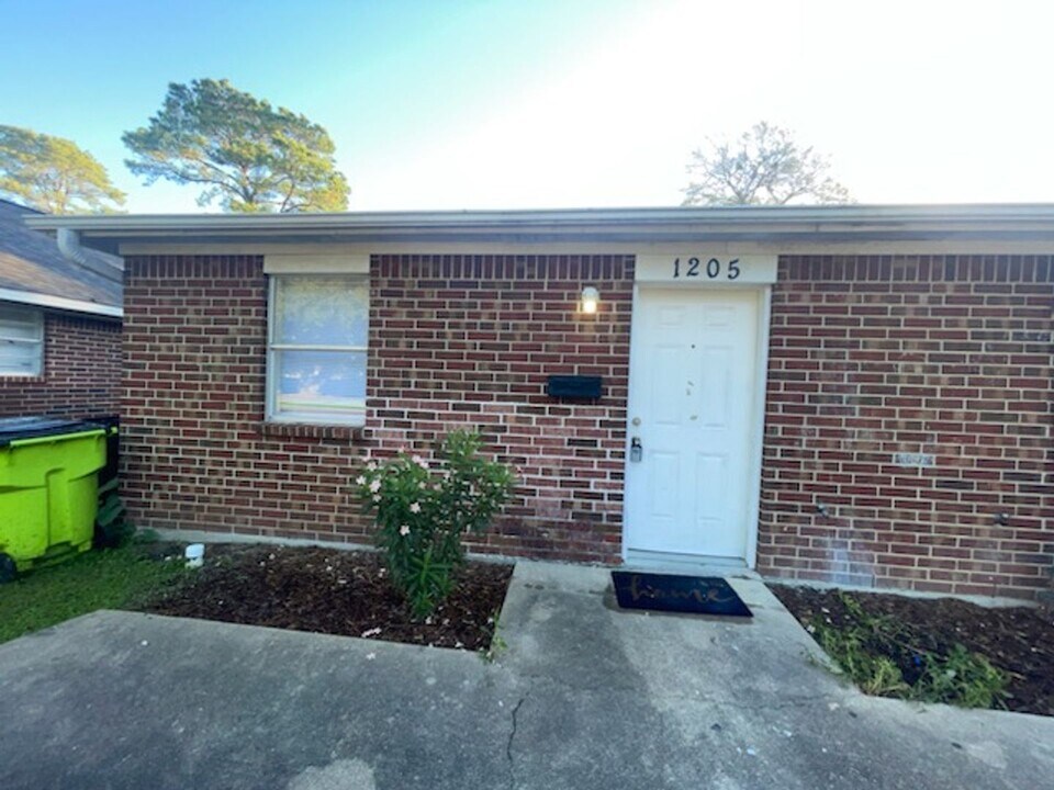 1205-1209 Mulcahy St-Unit -1205 in Rosenberg, TX - Building Photo