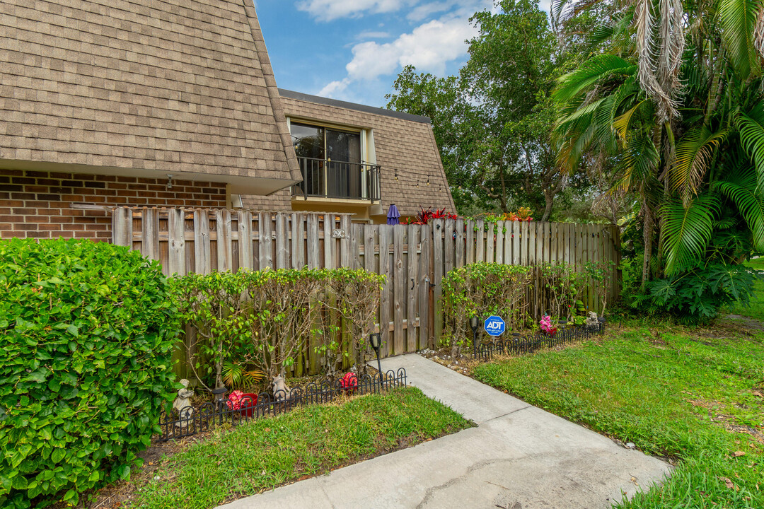 2945 SW 22nd Cir in Delray Beach, FL - Building Photo