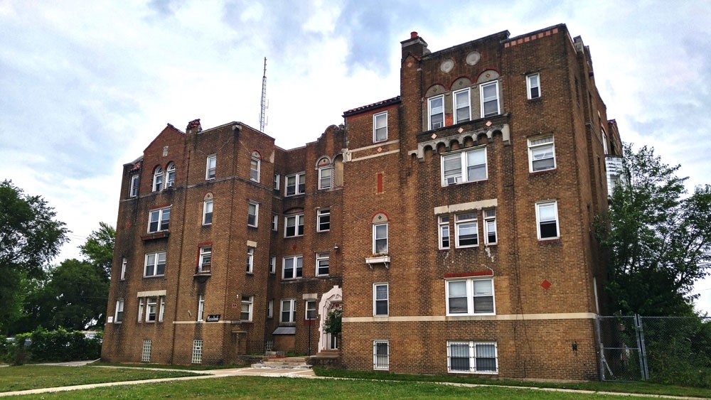 Casaloma Apartments in Detroit, MI - Building Photo