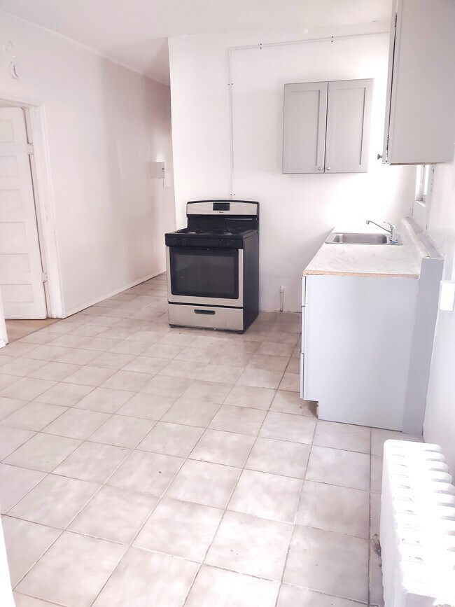 482 Irvine Turner Blvd, Unit 1 in Newark, NJ - Building Photo - Building Photo