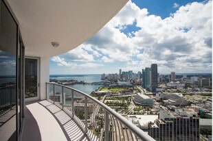 Opera Tower in Miami, FL - Building Photo