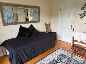 102 E Buena Vista Ave in Orange, CA - Building Photo - Building Photo