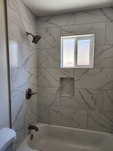 466 E 60th St in Long Beach, CA - Building Photo - Building Photo