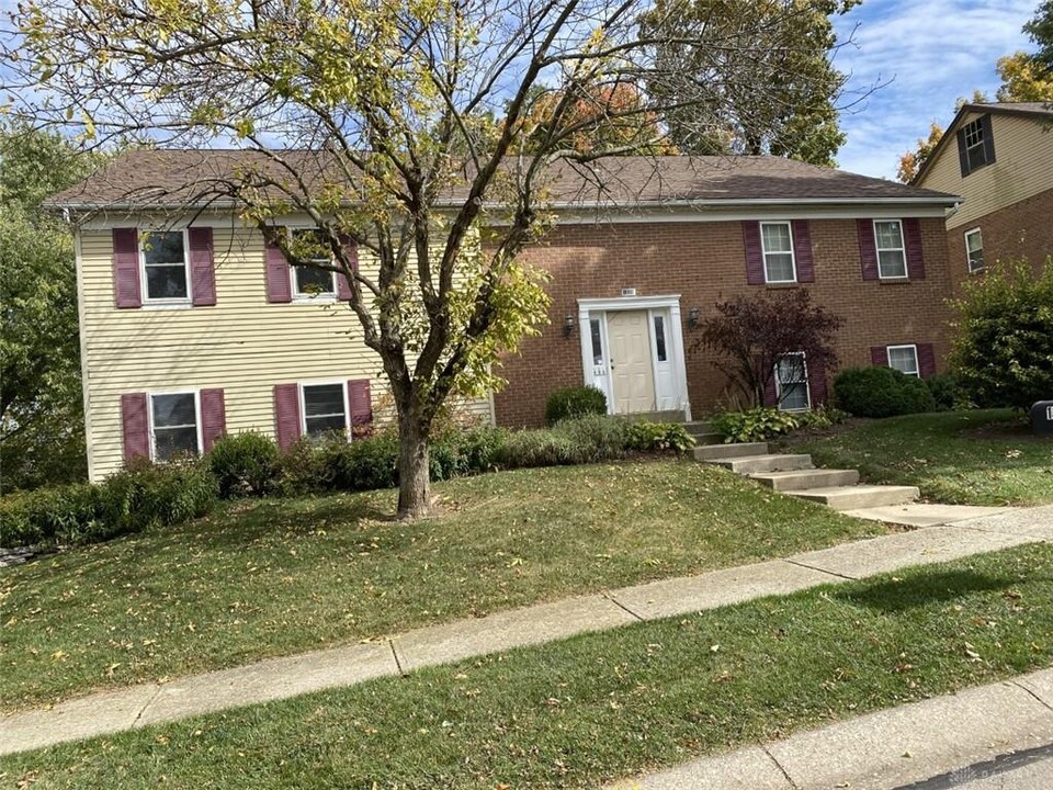 1326 Black Forest Dr in West Carrollton, OH - Building Photo