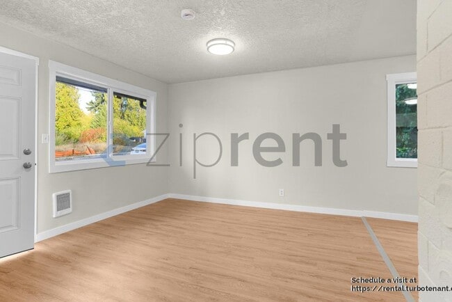 1502 Kirkland Ave NE in Renton, WA - Building Photo - Building Photo