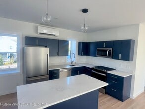 1 Main St in Kingston, NY - Building Photo - Building Photo