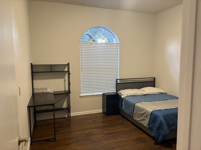 160 Reserve Cir in Oviedo, FL - Building Photo - Building Photo