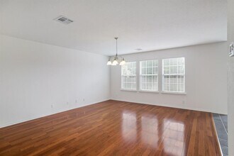 196 Cazador Dr in San Marcos, TX - Foto de edificio - Building Photo