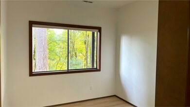 4630 142nd Pl SE in Bellevue, WA - Building Photo - Building Photo