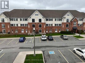 306 Spillsbury Dr in Peterborough, ON - Building Photo