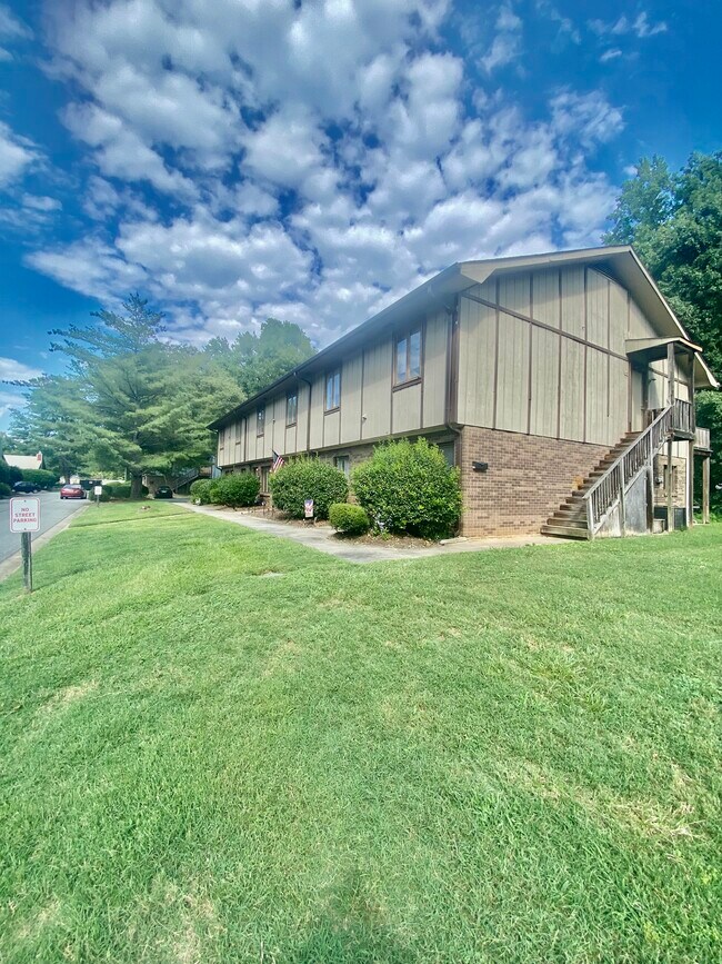 Colony Garden Apartments in Salisbury, NC - Building Photo - Building Photo