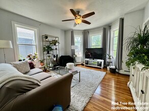 46 Brookley Rd, Unit 3 in Boston, MA - Building Photo - Building Photo