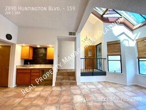 2890 Huntington Blvd in Fresno, CA - Building Photo - Building Photo