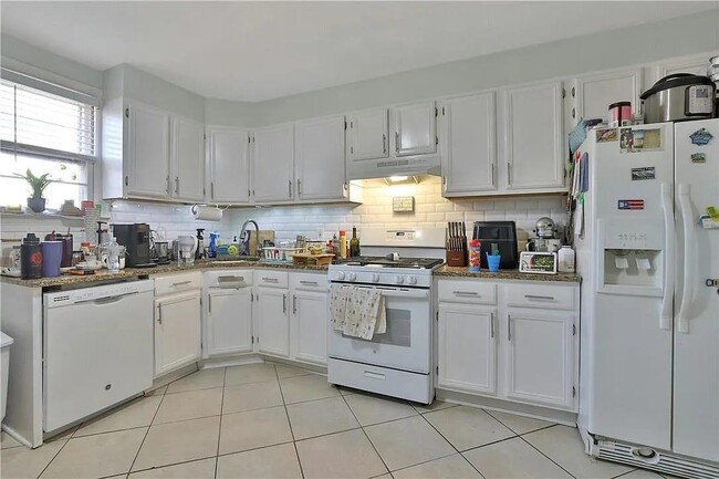 21 Lake Ave in Yonkers, NY - Building Photo - Building Photo