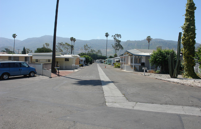 400 Craig Dr in Santa Paula, CA - Building Photo - Building Photo