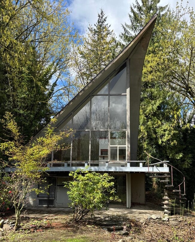 17238 SE 42nd Pl in Bellevue, WA - Building Photo - Building Photo