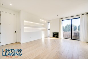 8811-8813 Burton Way in West Hollywood, CA - Building Photo