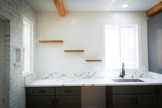 156 S Pecan St in Los Angeles, CA - Foto de edificio - Building Photo