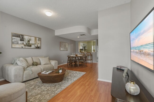 16635 Hemingway Dr in Weston, FL - Building Photo - Building Photo