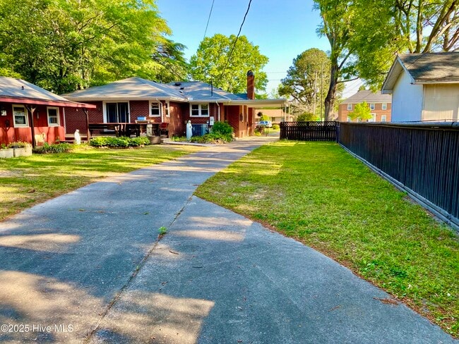 2008 E 4th St in Greenville, NC - Building Photo - Building Photo