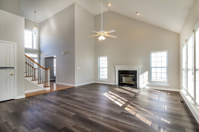 6 Mountain Rose Ct in Simpsonville, SC - Foto de edificio - Building Photo