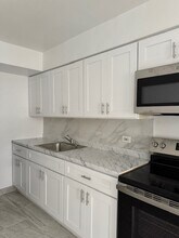 6919 N Sheridan Rd in Chicago, IL - Building Photo - Building Photo