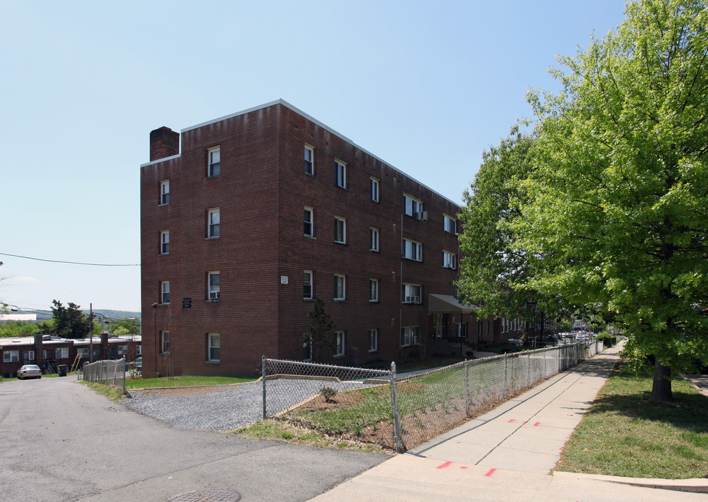 1825 Maryland Avenue in Washington, DC - Building Photo