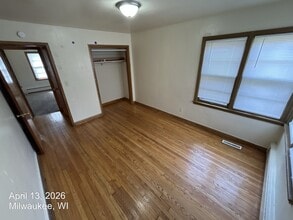 6255 W Leon Ter in Milwaukee, WI - Foto de edificio - Building Photo