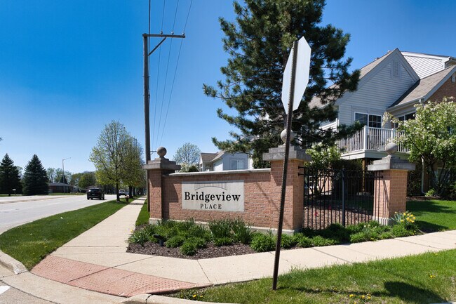 7520 Claridge Dr in Bridgeview, IL - Building Photo - Building Photo