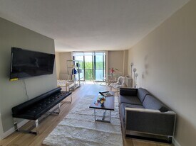 4242 East West Hwy, Unit 917 in Bethesda, MD - Building Photo