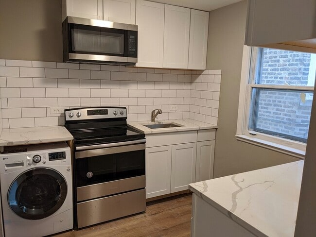 6427 N Hermitage Ave, Unit 1F in Chicago, IL - Building Photo - Building Photo