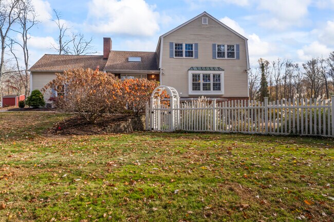 23 Westview Dr in Monroe, CT - Building Photo - Building Photo