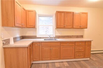 14 Wildwood Ave in Waterbury, CT - Foto de edificio - Building Photo