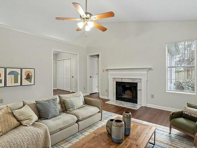 815 Riverbark Ln in Durham, NC - Building Photo - Building Photo