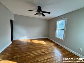 13 Pleasant St in Cambridge, MA - Building Photo - Building Photo