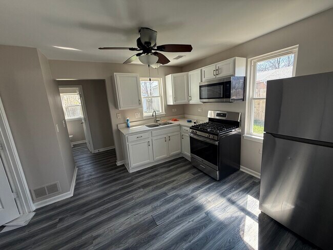 1504 S Ottawa St in Joliet, IL - Building Photo - Building Photo