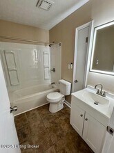 2211 Wrocklage Ave in Louisville, KY - Building Photo - Building Photo