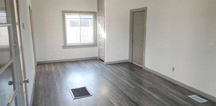 1330 Pine St in Altamonte Springs, FL - Building Photo - Building Photo