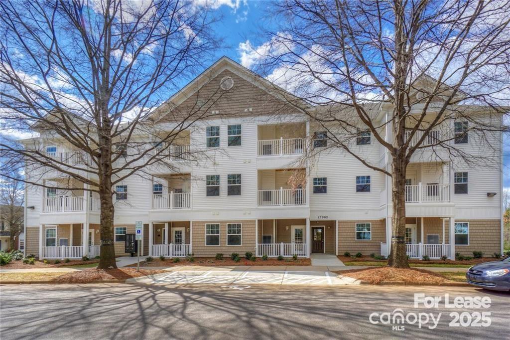 17905 Delmas Dr in Cornelius, NC - Building Photo