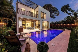727 NE 17th Way, Unit 0421 in Fort Lauderdale, FL - Building Photo