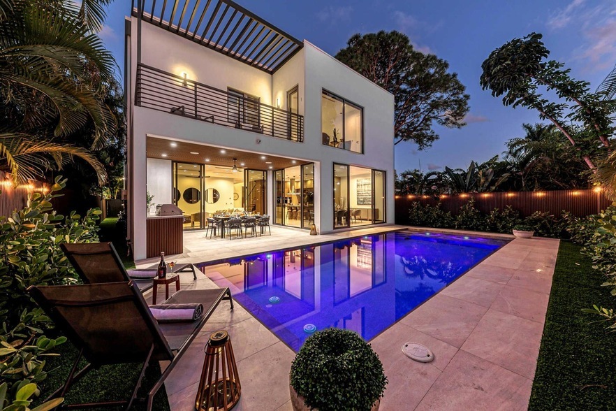 727 NE 17th Way, Unit 0421 in Fort Lauderdale, FL - Building Photo