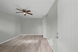 2729 Main St in La Marque, TX - Building Photo